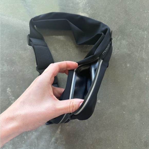 Running Belt - Picture 4 of 8